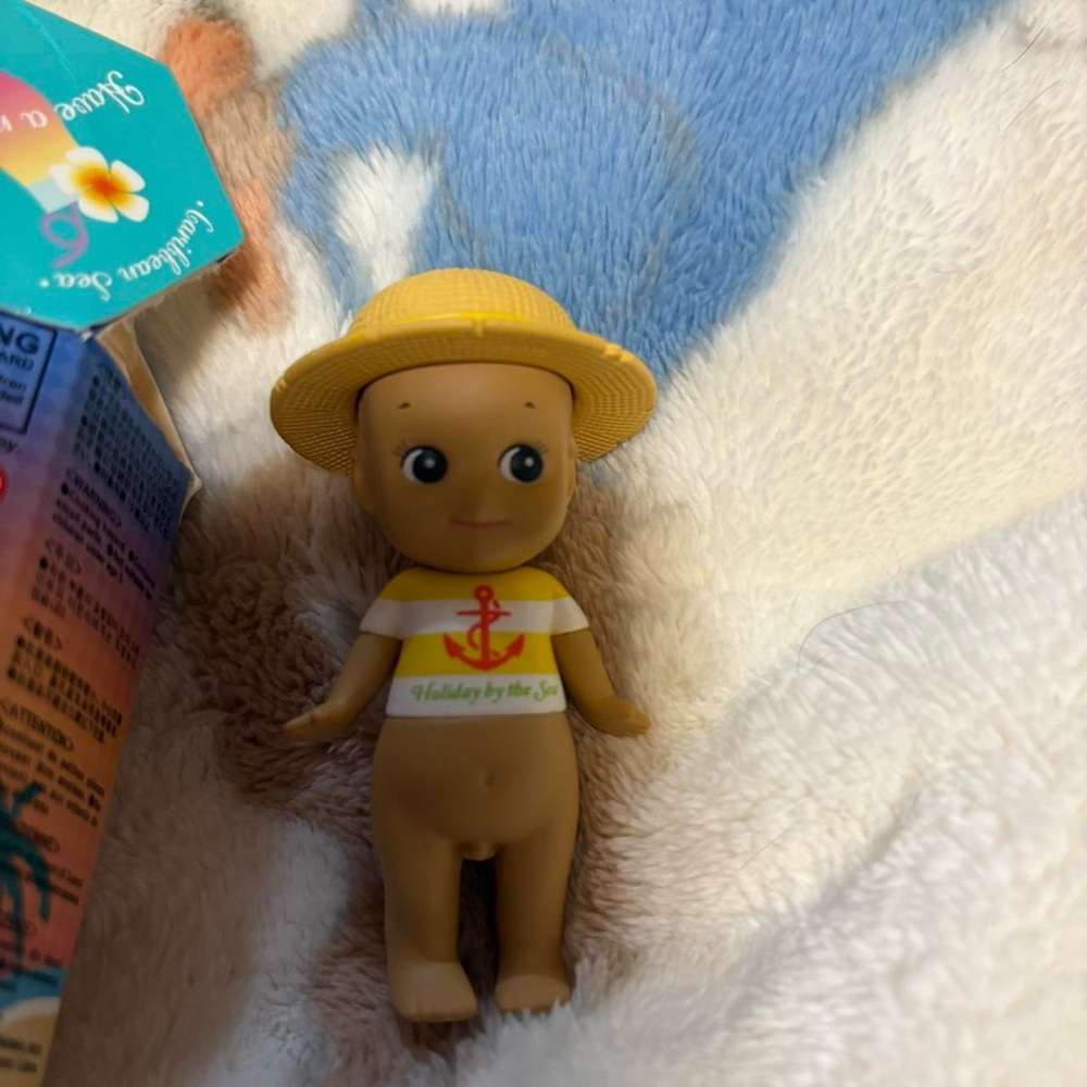 Caribbean Series Sonny Angel - Yellow Hat